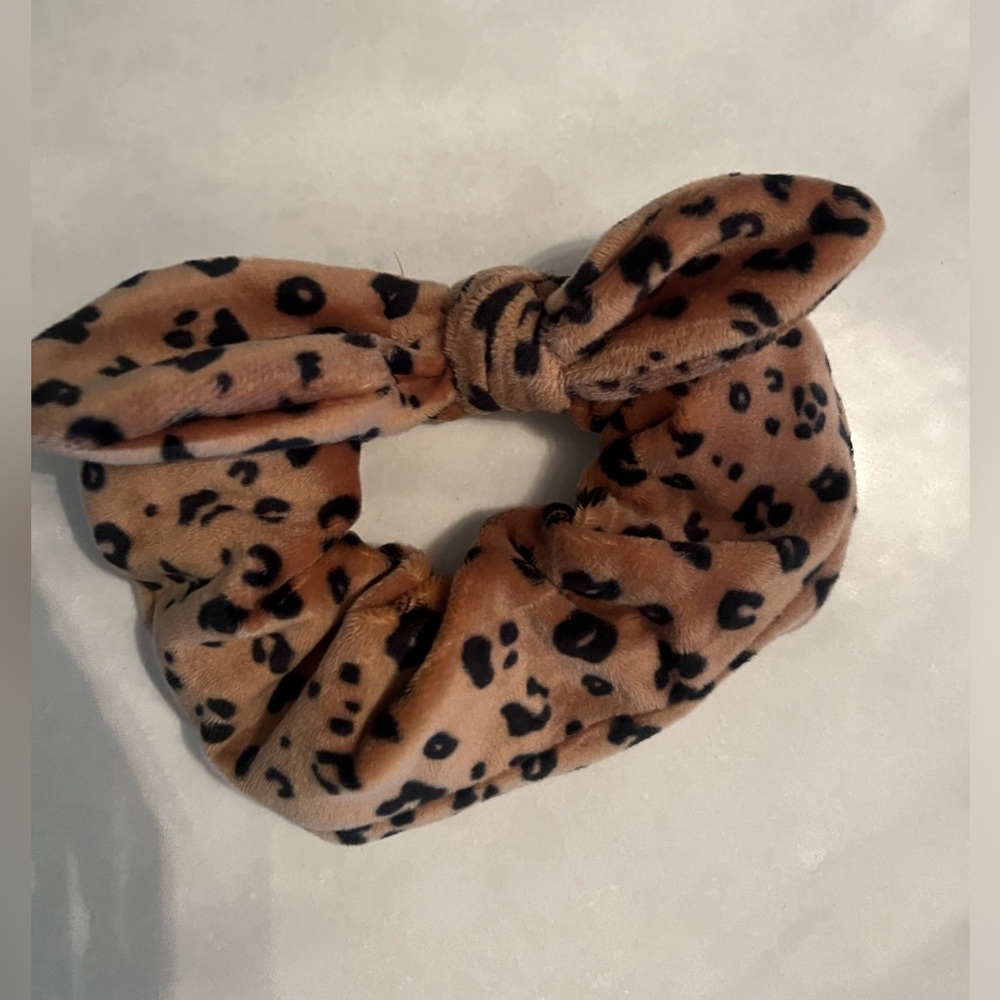Leopard Print Kids Matching Set - Picture 4 of 5